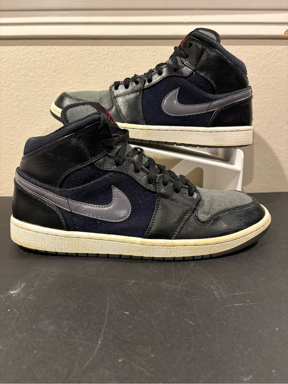 Nike Air Jordan 1 Retro SE Mid Winterized Black/Dark Grey Mens Size 11